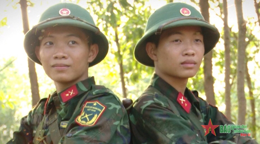 Anh em sinh đôi Hoàng Phi Hùng (bên trái) và Hoàng Phi Mạnh.